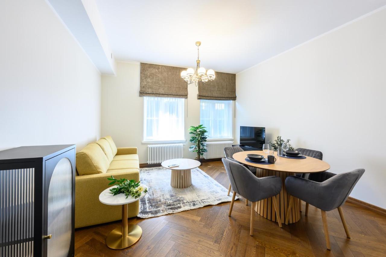 Grand Residents Apartment *