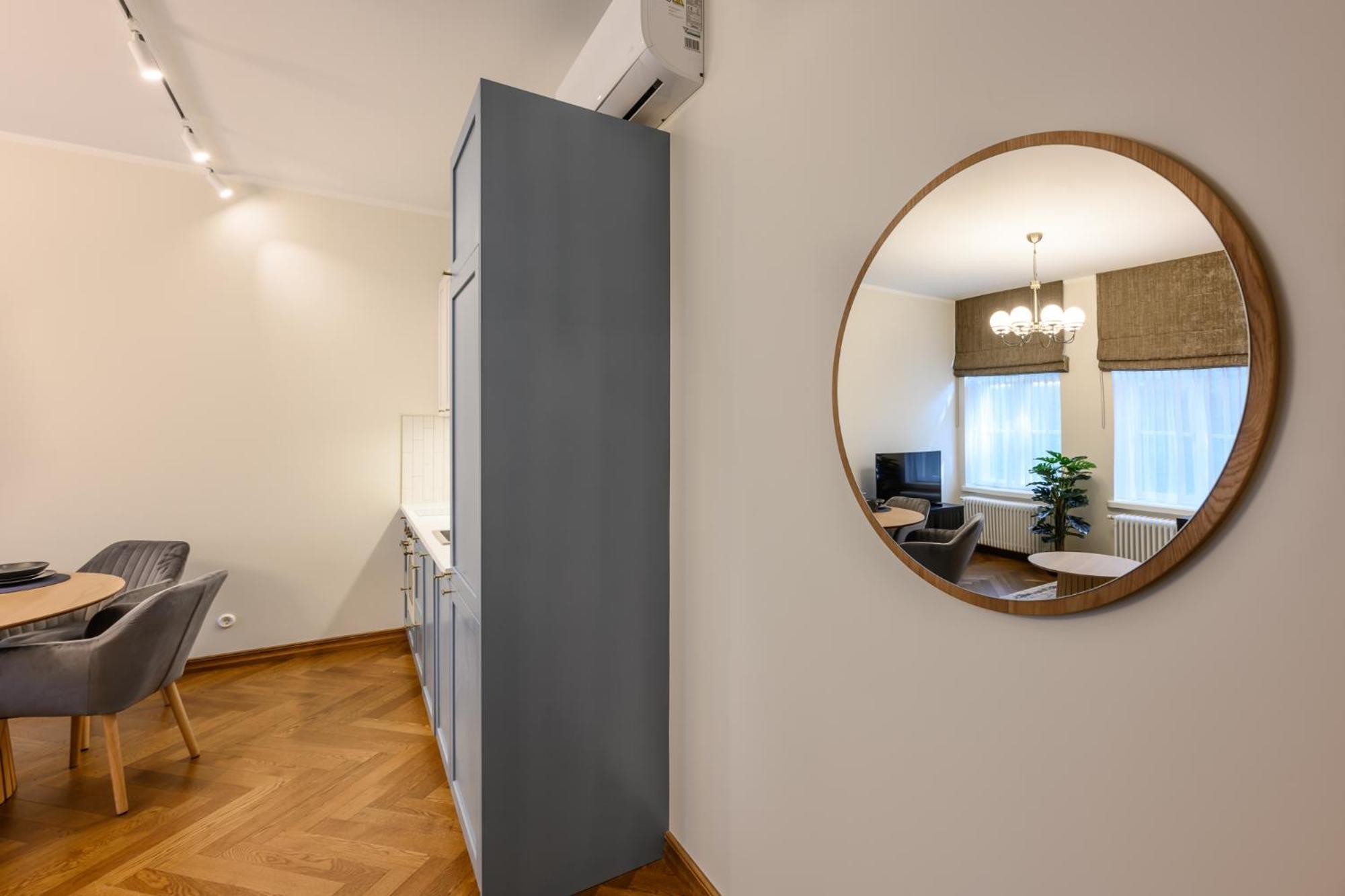 Grand Residents Apartment *